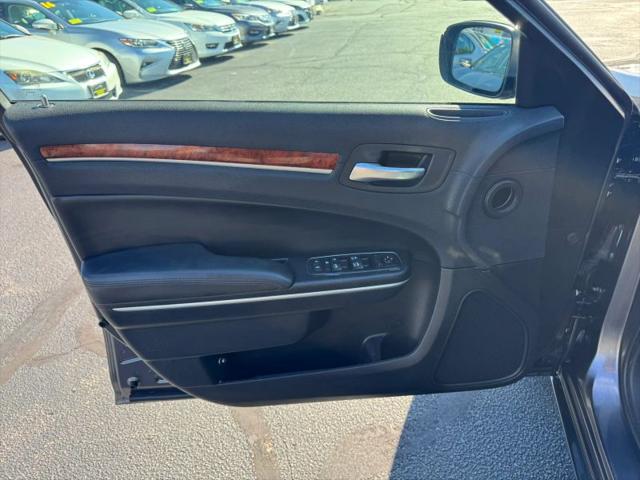 2014 Chrysler 300 300