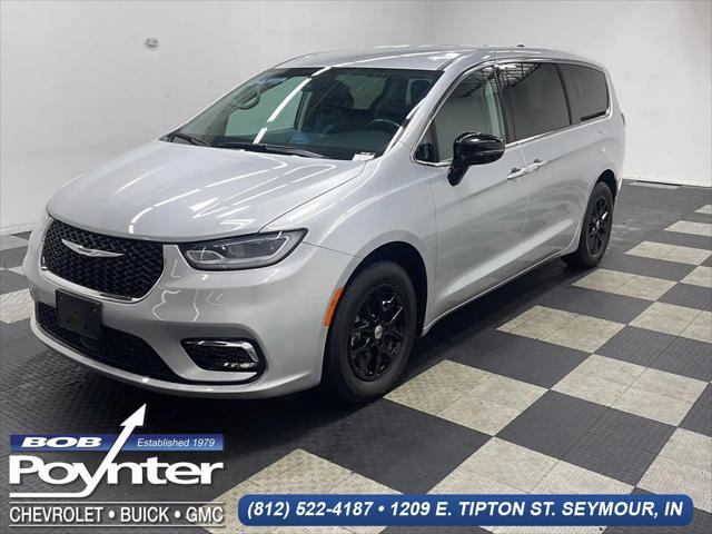 2024 Chrysler Pacifica Touring L for sale in Seymour, IN