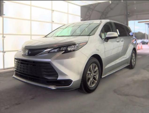 2024 Toyota Sienna LE for sale in Summerville, SC