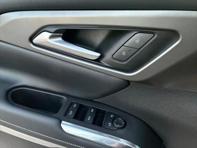 2025 Chevrolet Traverse FWD LT