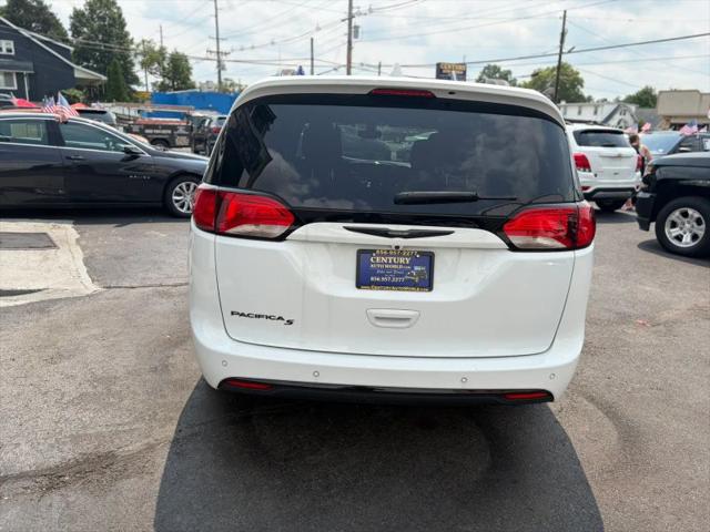 2020 Chrysler Pacifica Touring