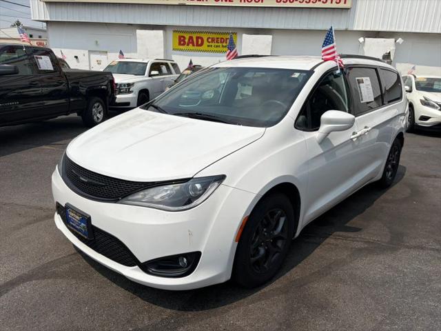 2020 Chrysler Pacifica Touring