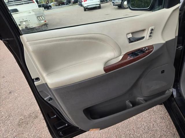 2013 Toyota Sienna Limited 7 Passenger
