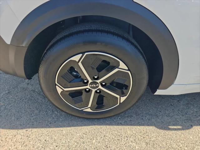 2025 Kia Niro LX