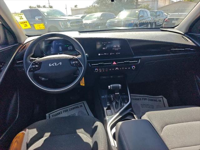 2025 Kia Niro LX