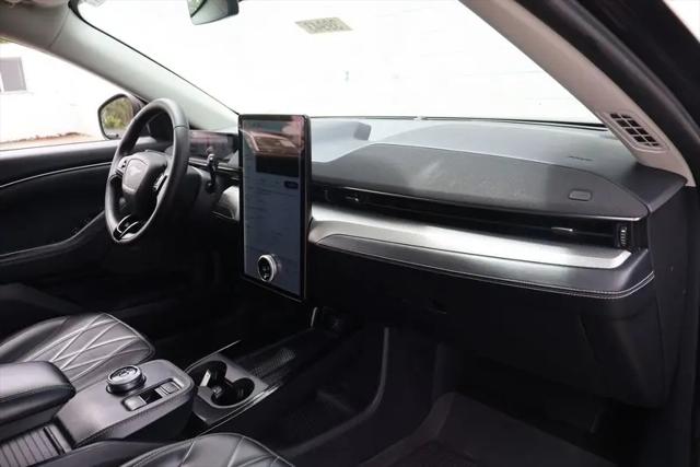 2022 Ford Mustang Mach-E Select