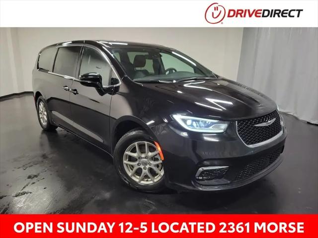 2025 Chrysler Pacifica Select for sale near Columbus, OH