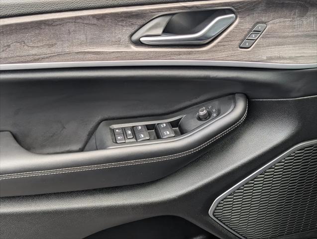 2025 Jeep Grand Cherokee Limited 4x2