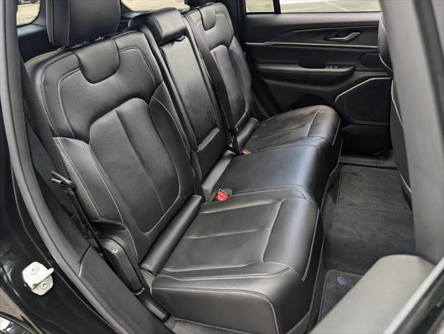 2025 Jeep Grand Cherokee Limited 4x2