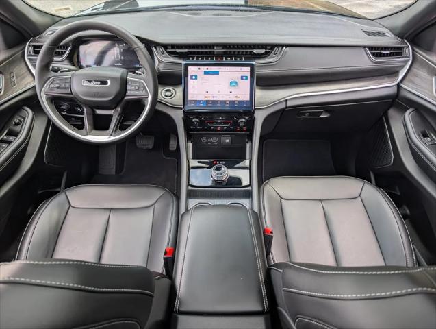 2025 Jeep Grand Cherokee Limited 4x2