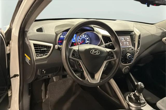 2014 Hyundai Veloster Base w/Black