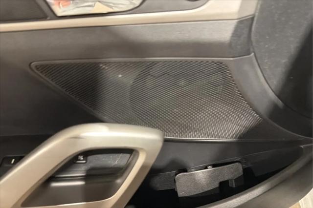 2014 Hyundai Veloster Base w/Black