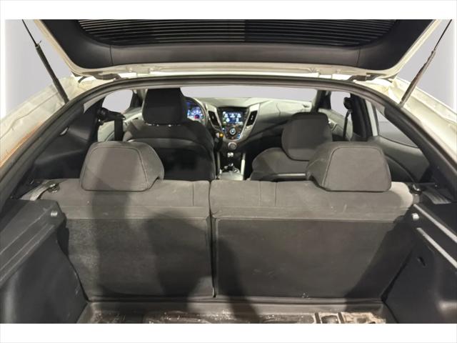 2014 Hyundai Veloster Base w/Black