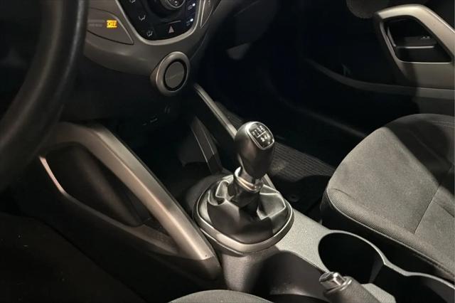 2014 Hyundai Veloster Base w/Black