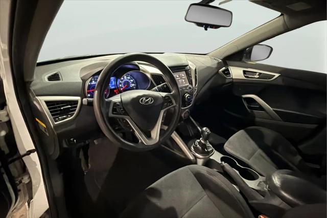 2014 Hyundai Veloster Base w/Black