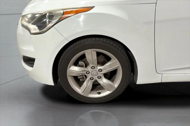 2014 Hyundai Veloster Base w/Black