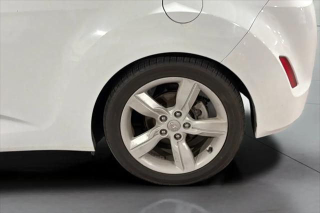 2014 Hyundai Veloster Base w/Black