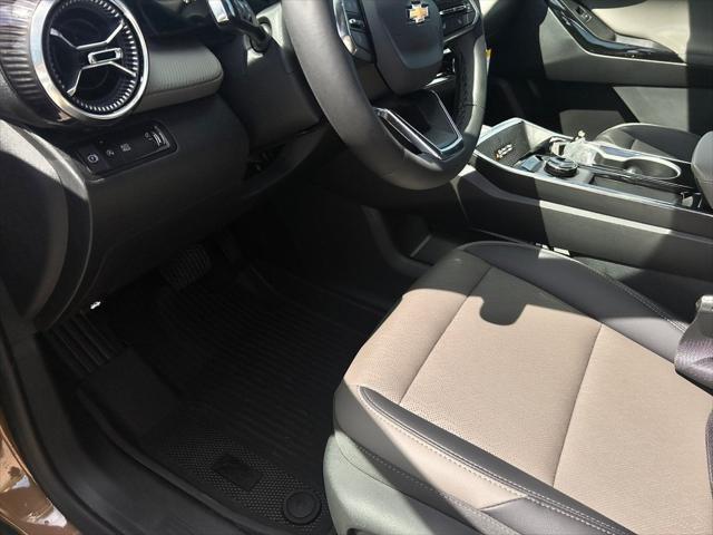 2027 Chevrolet Equinox LT - Photo 9