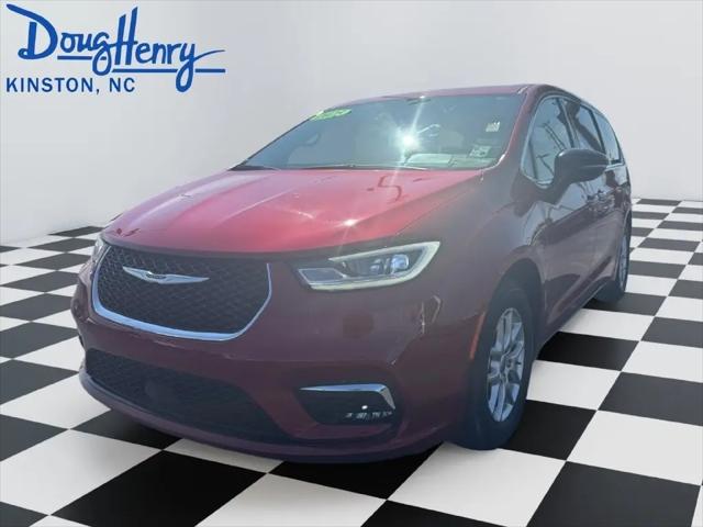 2025 Chrysler Pacifica Select for sale in Greenville, NC