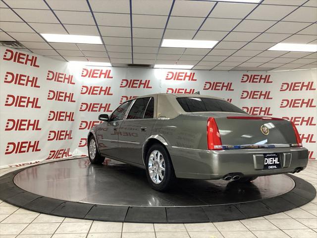 2011 Cadillac DTS Standard