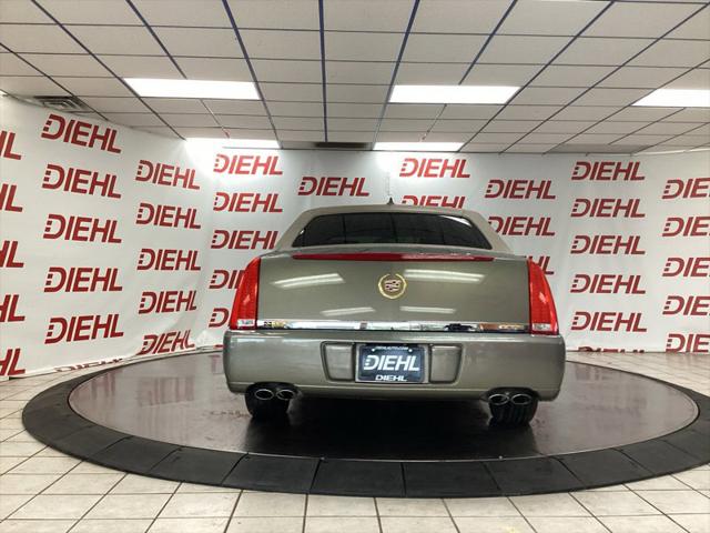 2011 Cadillac DTS Standard