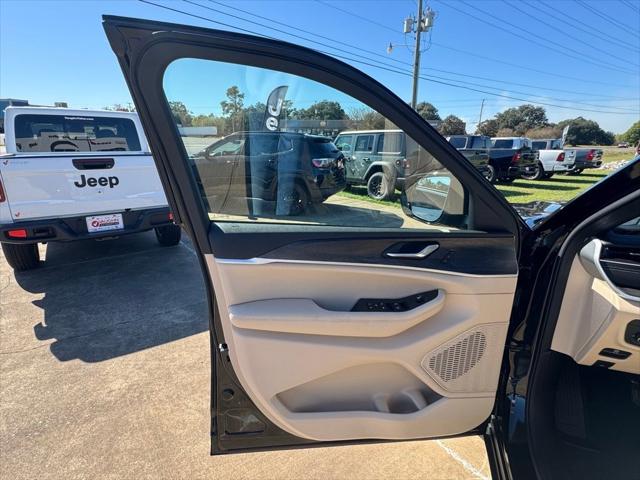 2025 Jeep Grand Cherokee Limited 4x2