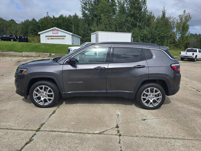 2022 Jeep Compass Latitude Lux 4x4