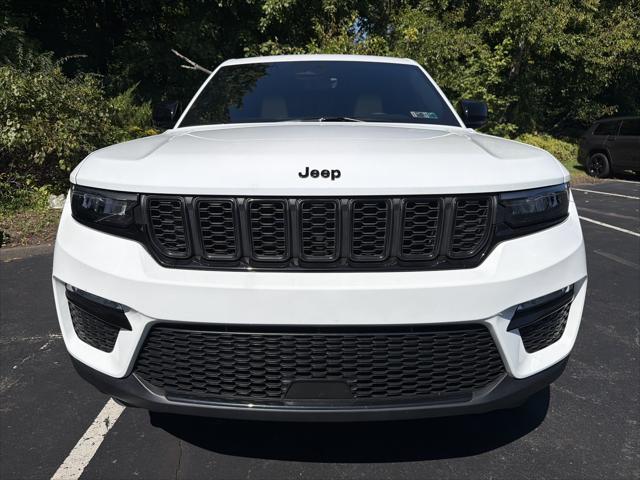 2025 Jeep Grand Cherokee Limited 4x4 2025 Jeep Grand Cherokee Limited 4x4