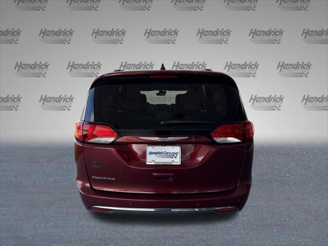 2017 Chrysler Pacifica Touring-L Plus