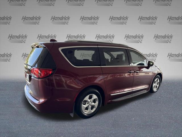 2017 Chrysler Pacifica Touring-L Plus