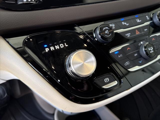 2017 Chrysler Pacifica Touring-L Plus