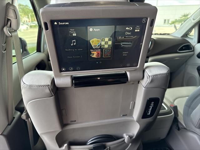 2017 Chrysler Pacifica Touring-L Plus