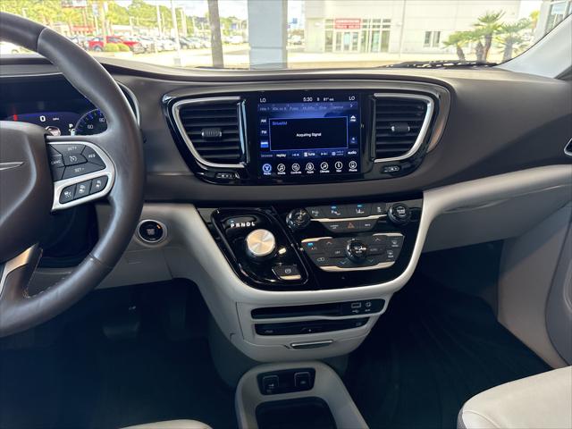 2017 Chrysler Pacifica Touring-L Plus