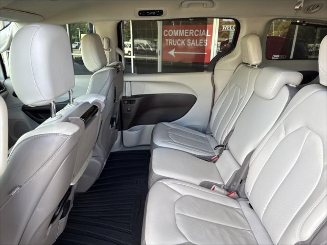 2017 Chrysler Pacifica Touring-L Plus