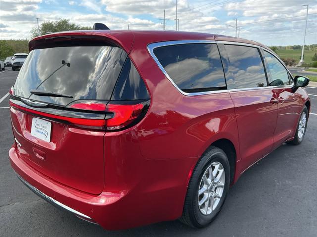 2025 Chrysler Pacifica Select