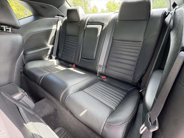 2014 Dodge Challenger Shaker Pkg