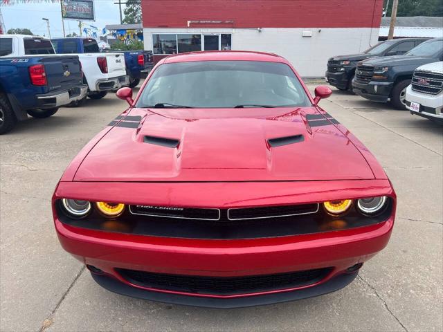 2017 Dodge Challenger SXT Plus