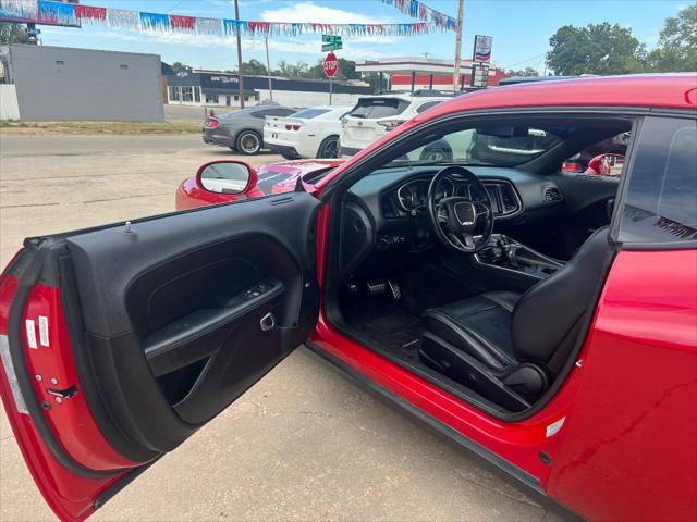 2017 Dodge Challenger SXT Plus