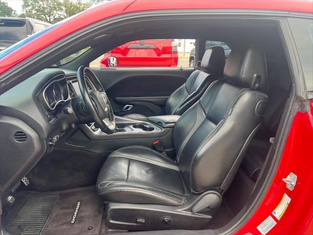 2017 Dodge Challenger SXT Plus