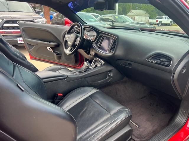 2017 Dodge Challenger SXT Plus