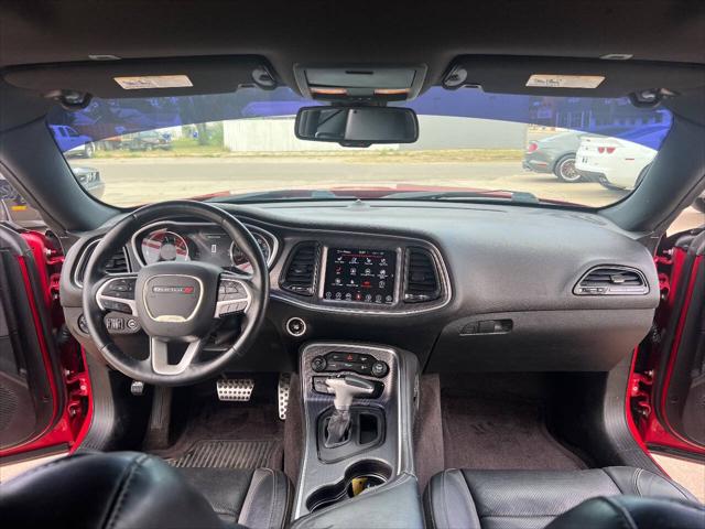 2017 Dodge Challenger SXT Plus
