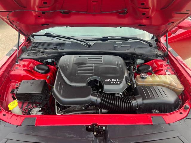 2017 Dodge Challenger SXT Plus