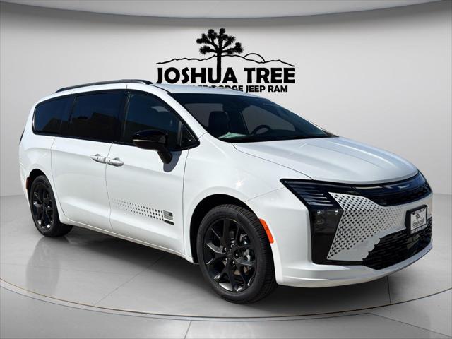 2027 Chrysler Pacifica Select for sale in Yucca Valley, CA