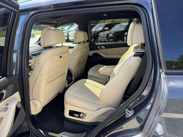 2021 BMW X7 M50i