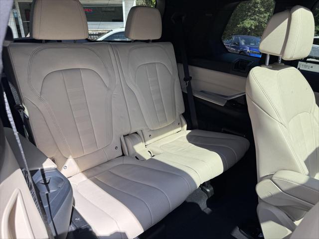 2021 BMW X7 M50i