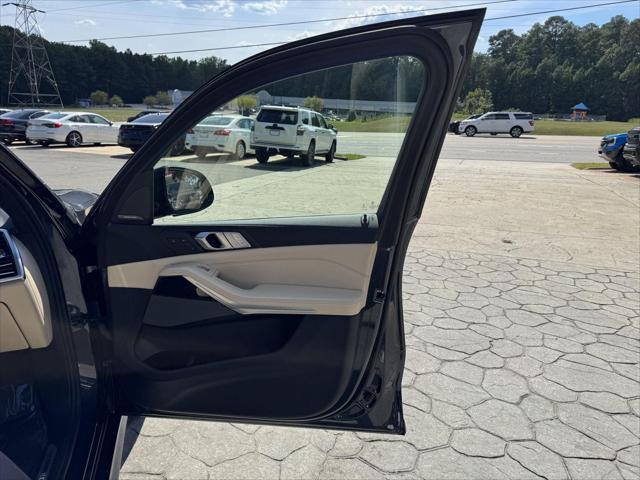 2021 BMW X7 M50i