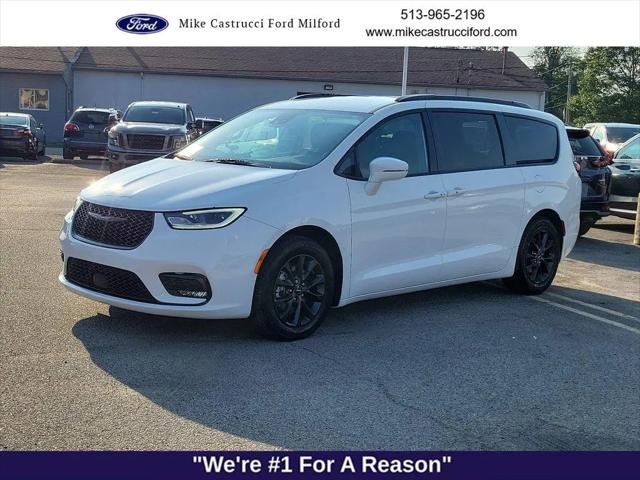 2021 Chrysler Pacifica Touring for sale in Milford, OH
