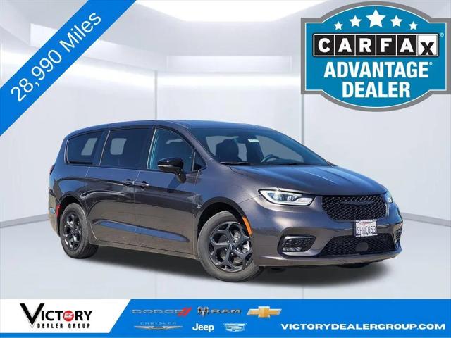 2023 Chrysler Pacifica Hybrid Limited for sale in Petaluma, CA