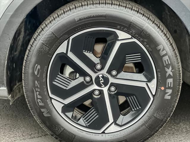 2025 Kia Niro LX