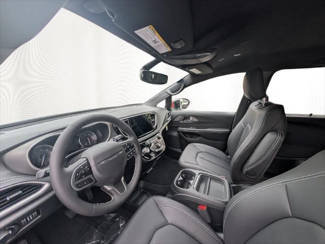 2027 Chrysler Pacifica Select AWD